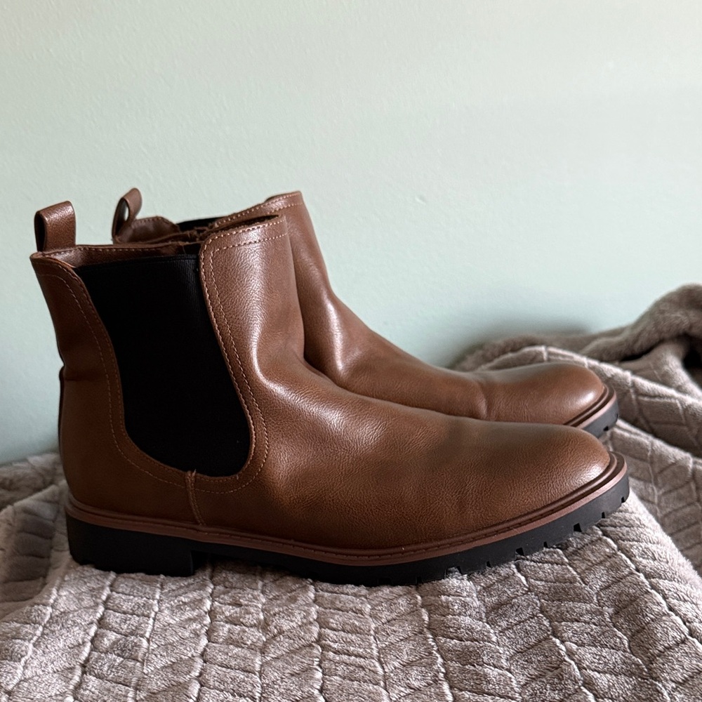 Women’s  Brown Leather Chelsea Boots